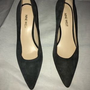 Nine West size 6 pumps